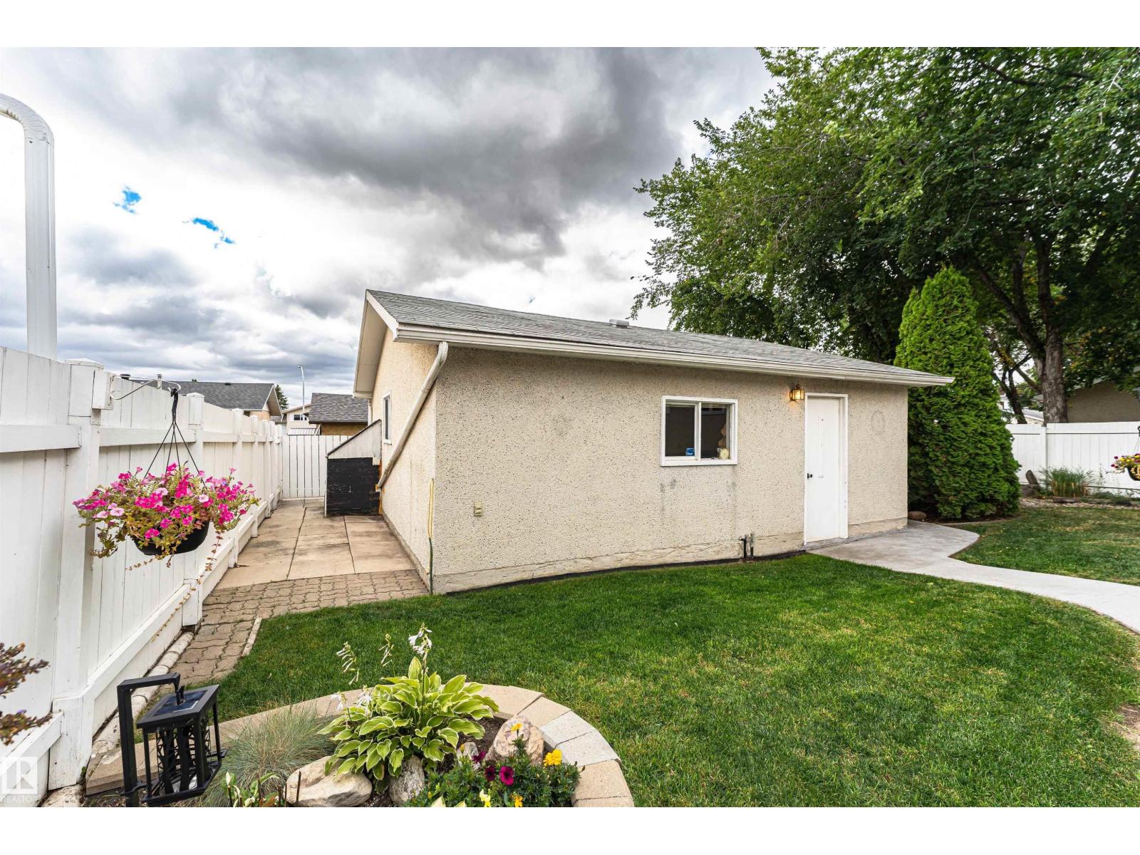 11419 149 AV NW - Image 41