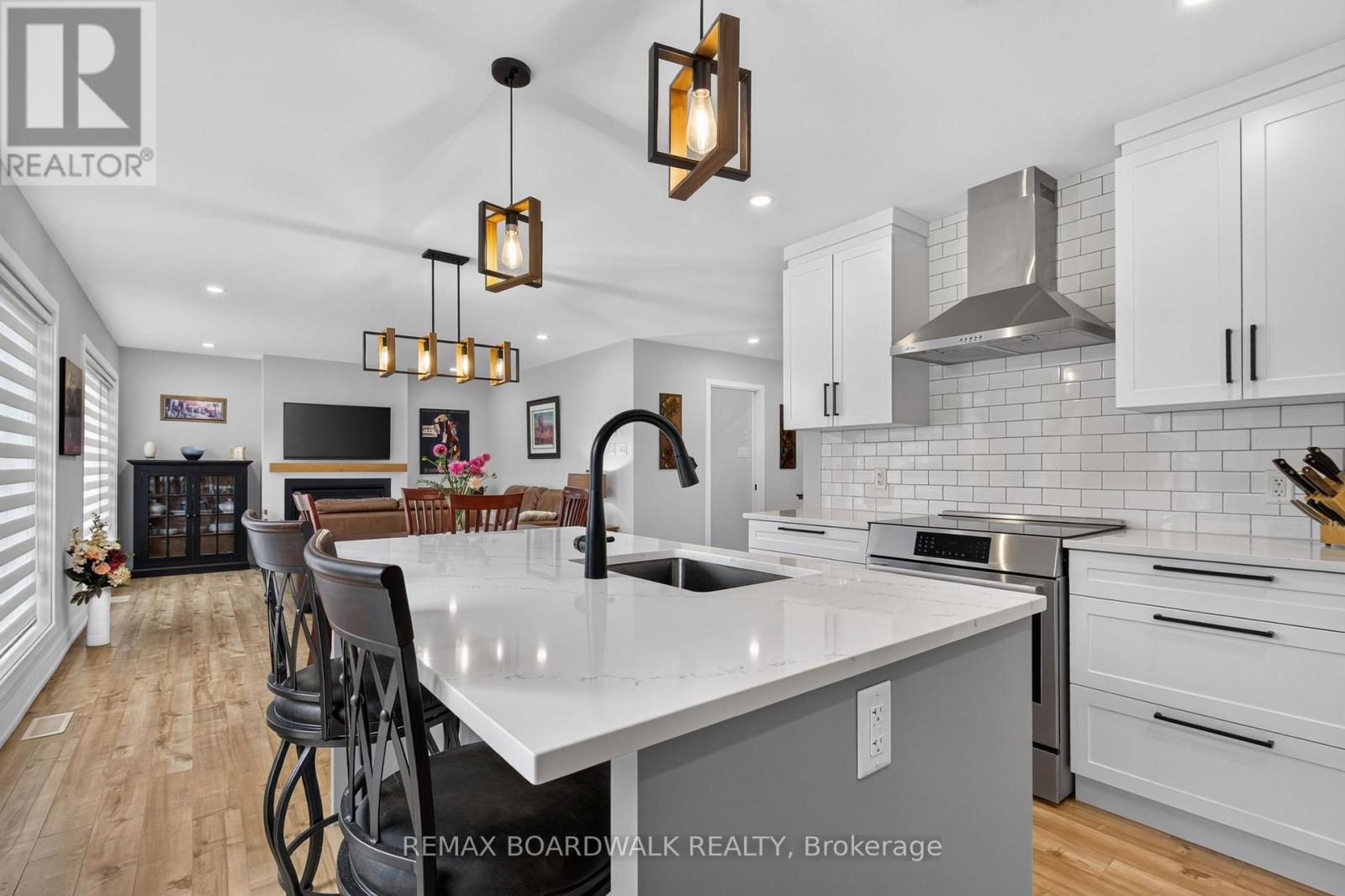 293 NATURE STREET - Image 12