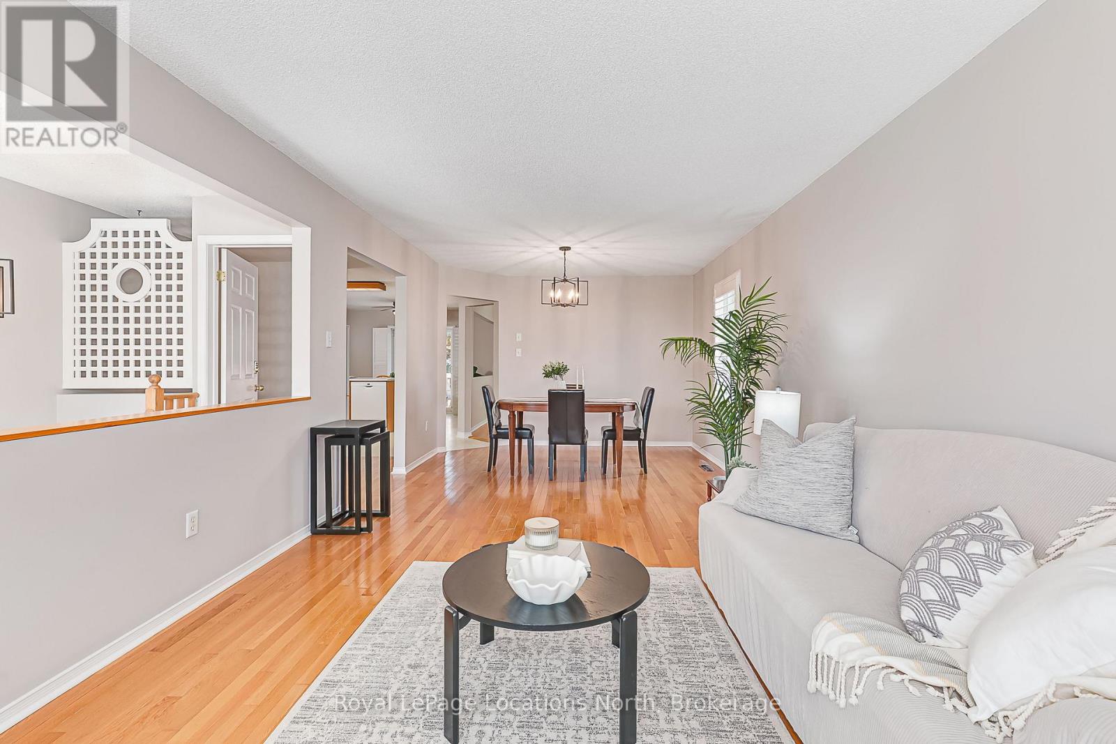 77 SILVER BIRCH AVENUE - Image 14