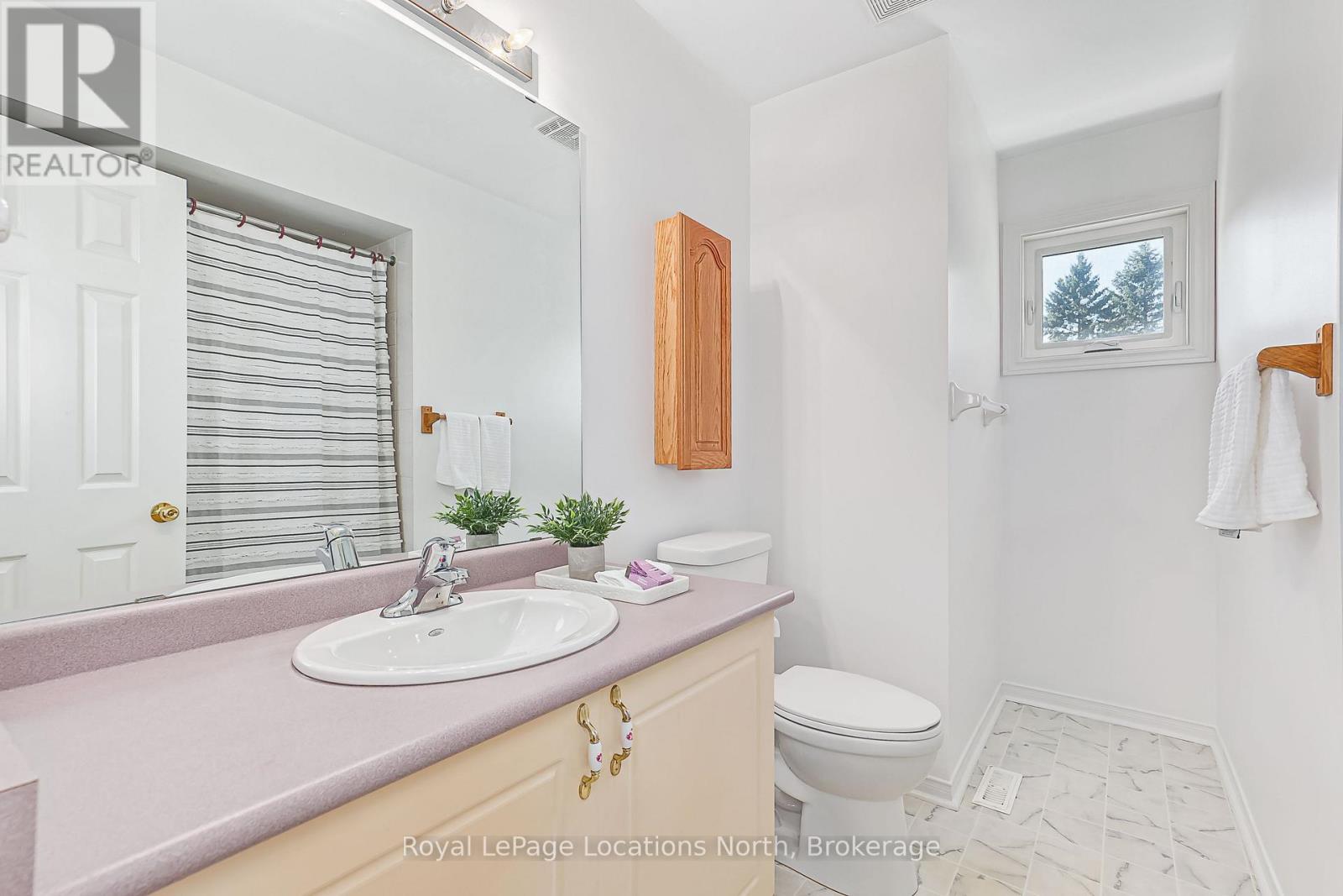 77 SILVER BIRCH AVENUE - 22
