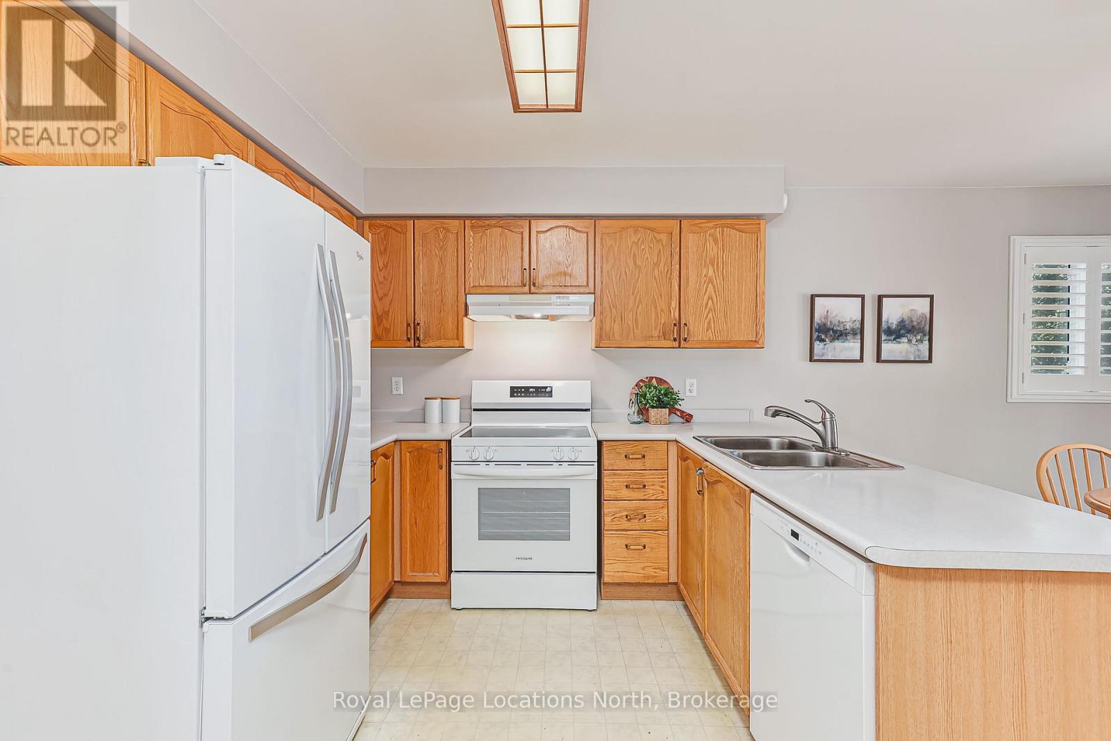 77 SILVER BIRCH AVENUE - 5