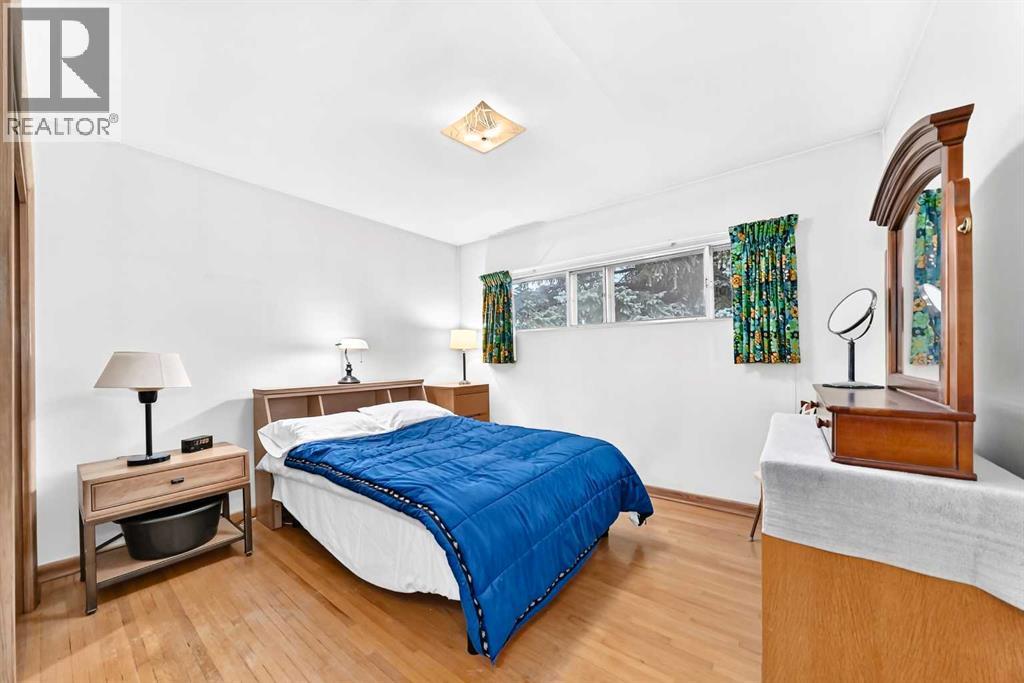 14 Carnarvon Way NW - photo 12