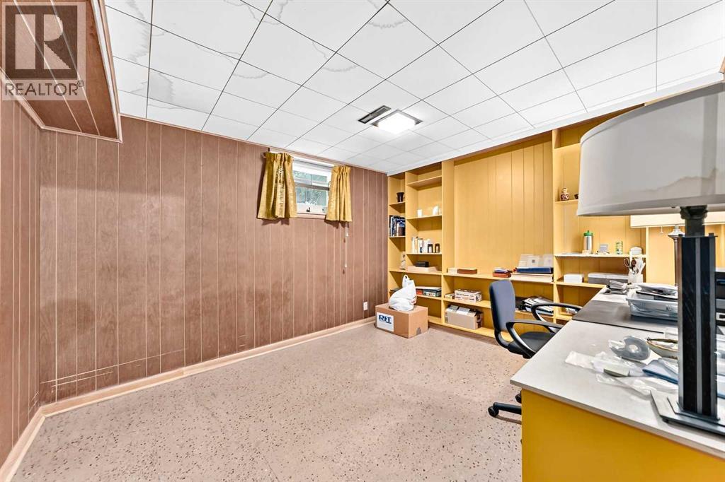 14 Carnarvon Way NW - photo 21