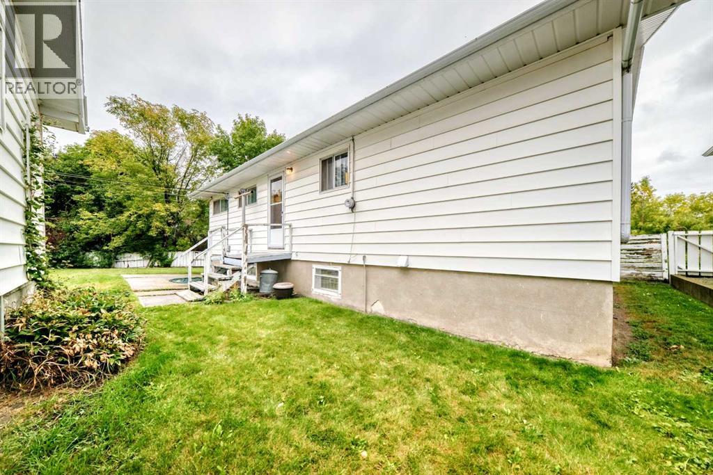 14 Carnarvon Way NW - photo 30