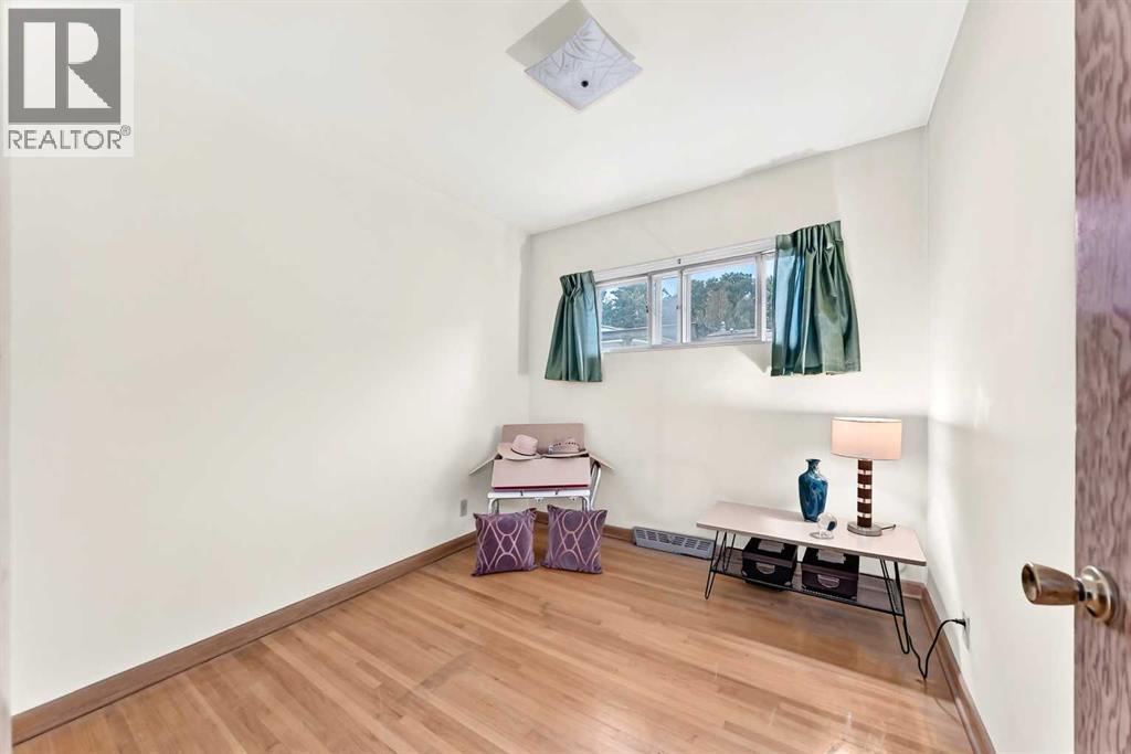 14 Carnarvon Way NW - photo 15