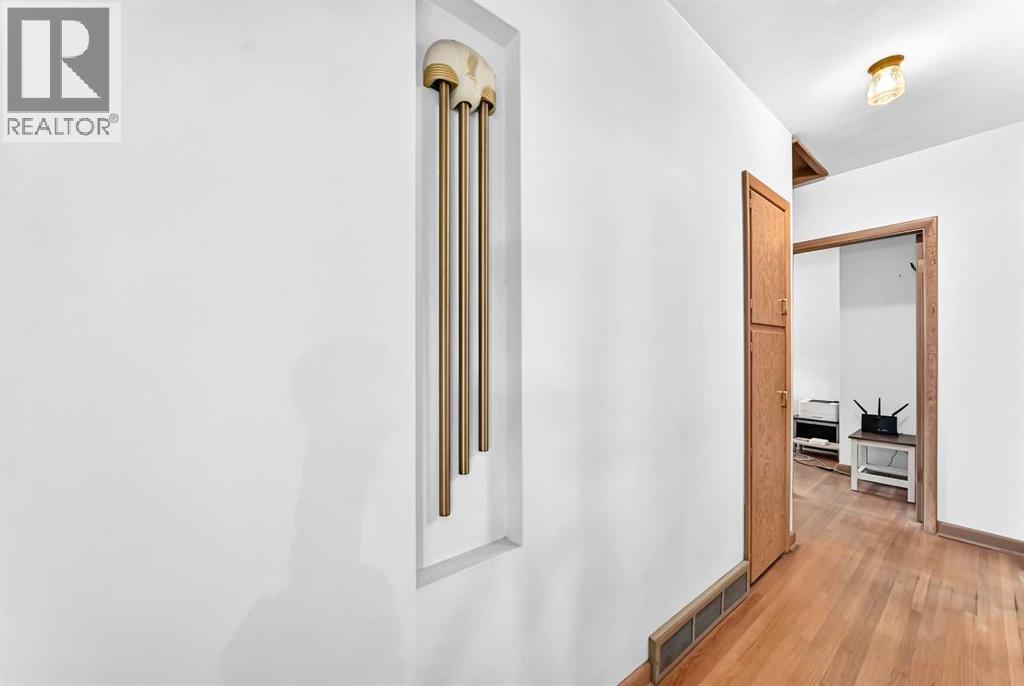 14 Carnarvon Way NW - photo 20