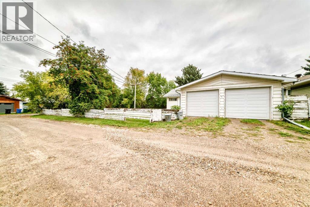 14 Carnarvon Way NW - photo 37