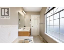 26 Ranelagh Avenue, Burnaby, BC V5B3N3 Photo 28