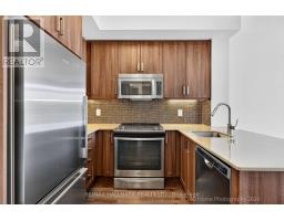 711 - 2 Old Mill Drive, Toronto, ON M6S0A2 Photo 6