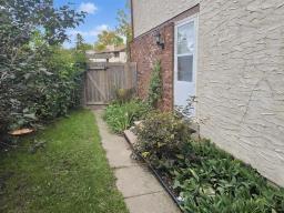 Bedroom - 230 Lake Village Road, Winnipeg, MB R3T4M8 Photo 6