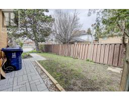 2 Leita Court, Toronto, ON M9A4W2 Photo 21