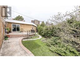 2 Leita Court, Toronto, ON M9A4W2 Photo 22