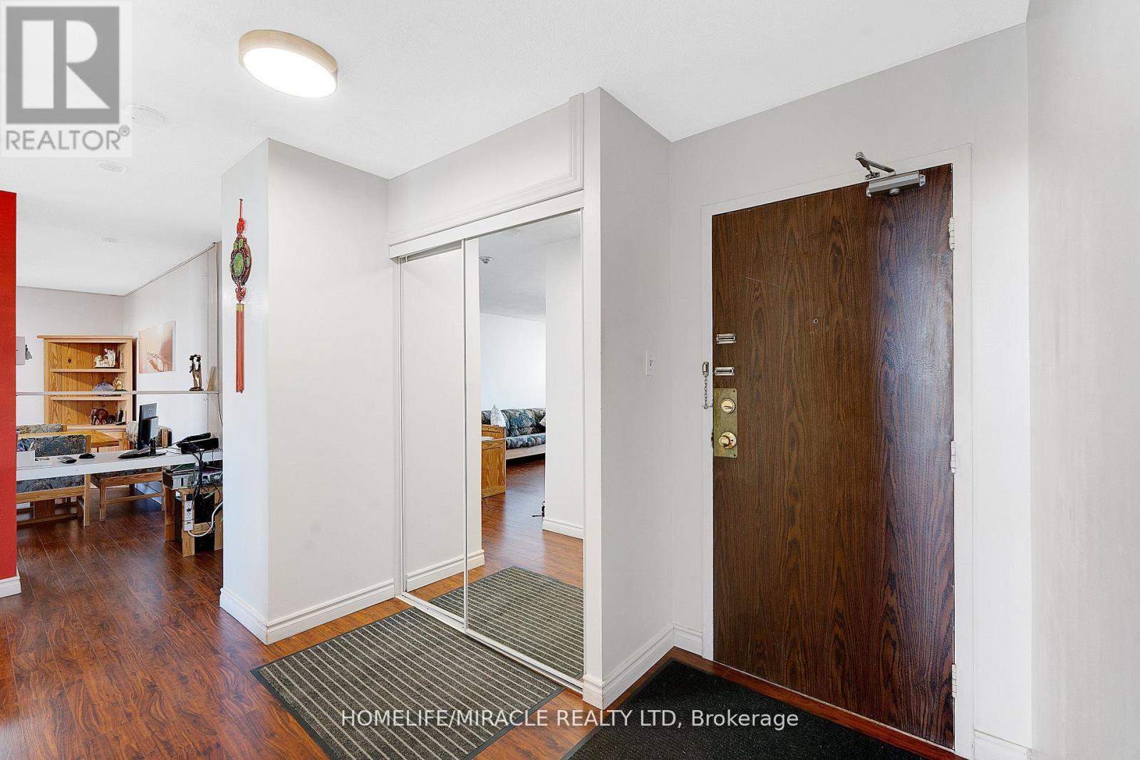 Photo of 907 - 15 KENSINGTON ROAD