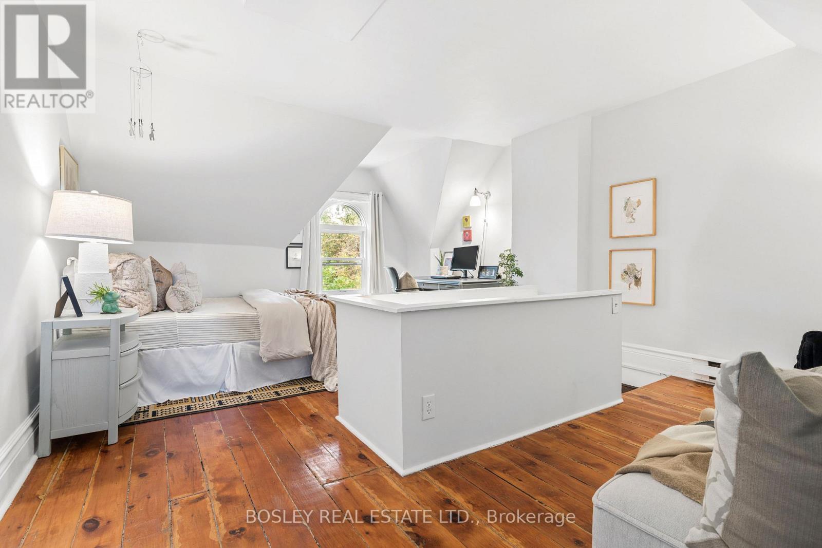 62 PEARSON AVENUE - 33