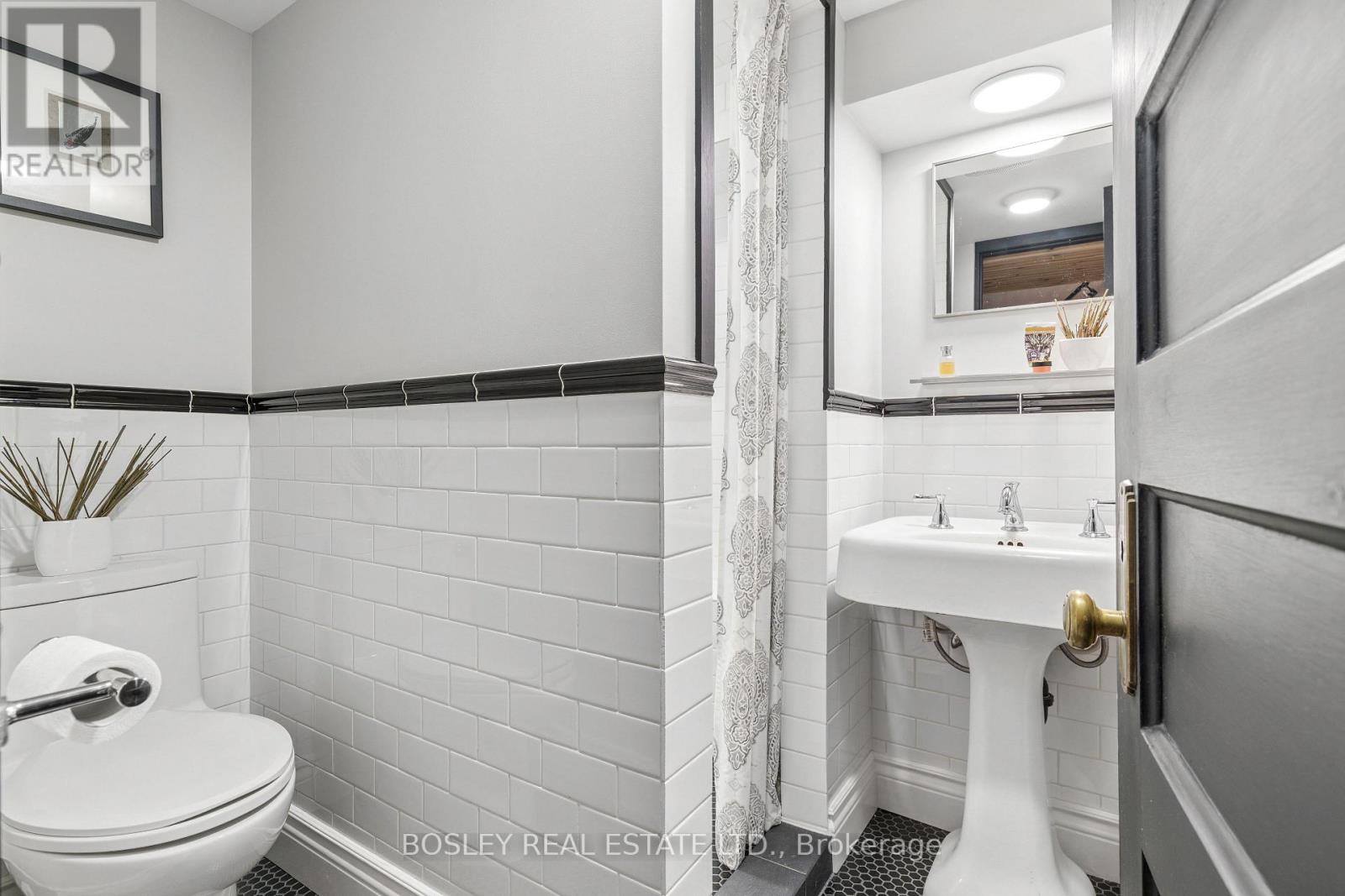 62 PEARSON AVENUE - Image 36