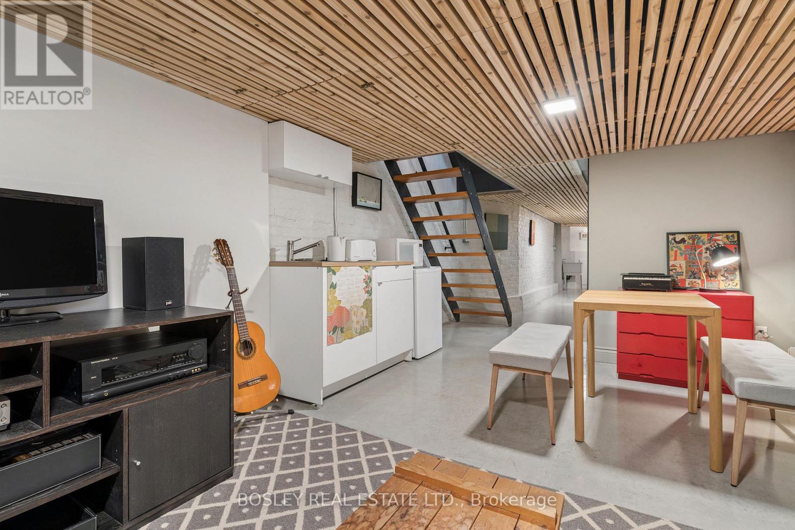 62 PEARSON AVENUE - Image 38