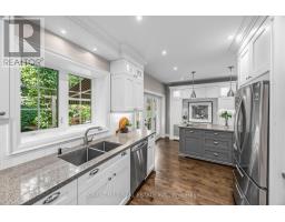80 Avonhurst Road, Toronto, ON M9A2H1 Photo 18
