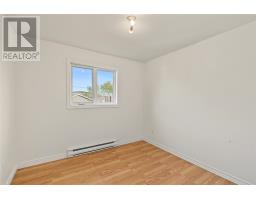 24 Gary Drive thumbnail 21