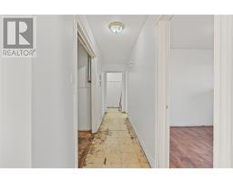 24 Gary Drive thumbnail 33