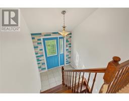 24 Gary Drive thumbnail 4
