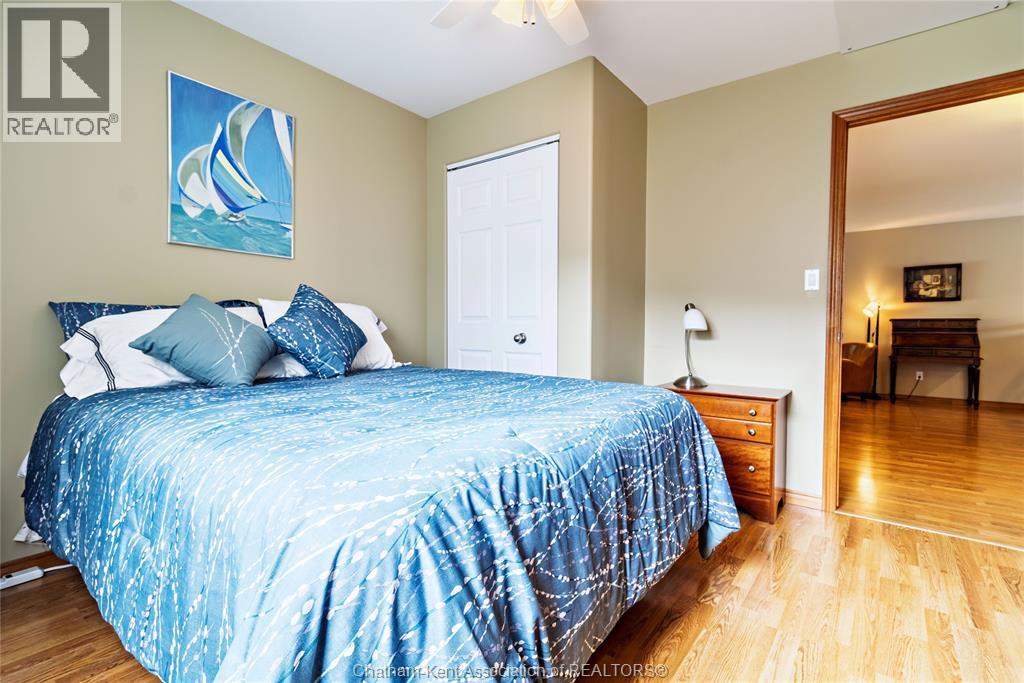 7 FROBISHER COURT - 23