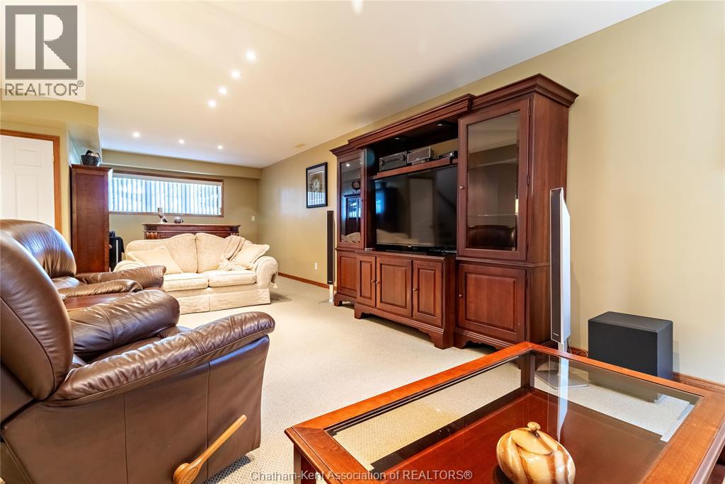 7 FROBISHER COURT - 29