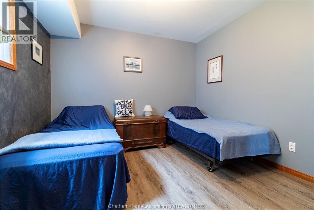 7 FROBISHER COURT - 33