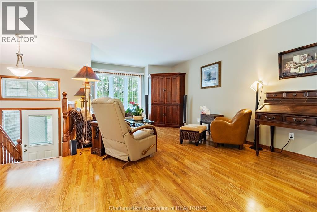 7 FROBISHER COURT - 6