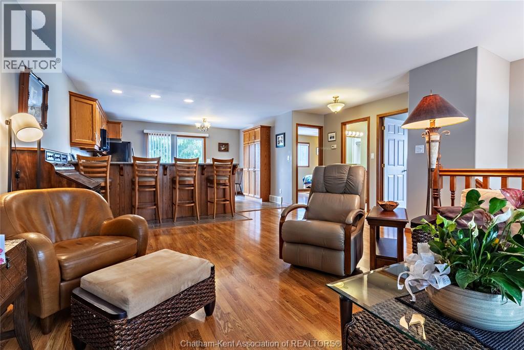 7 FROBISHER COURT - 9