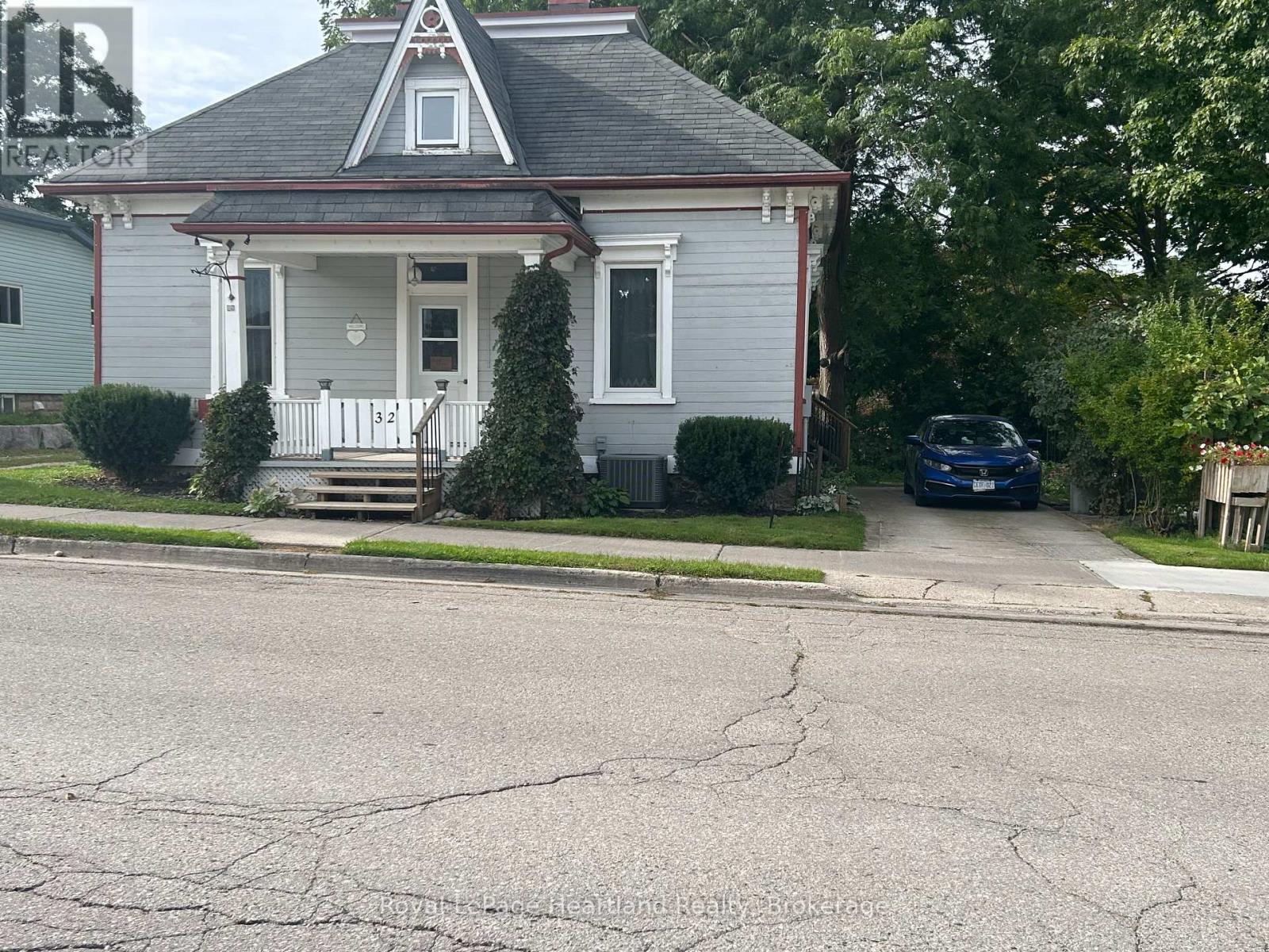 32 RATTENBURY STREET W - 3