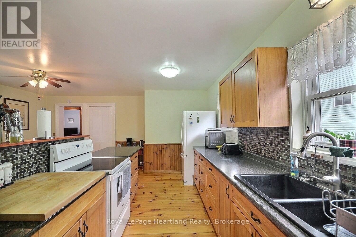 32 RATTENBURY STREET W - 6