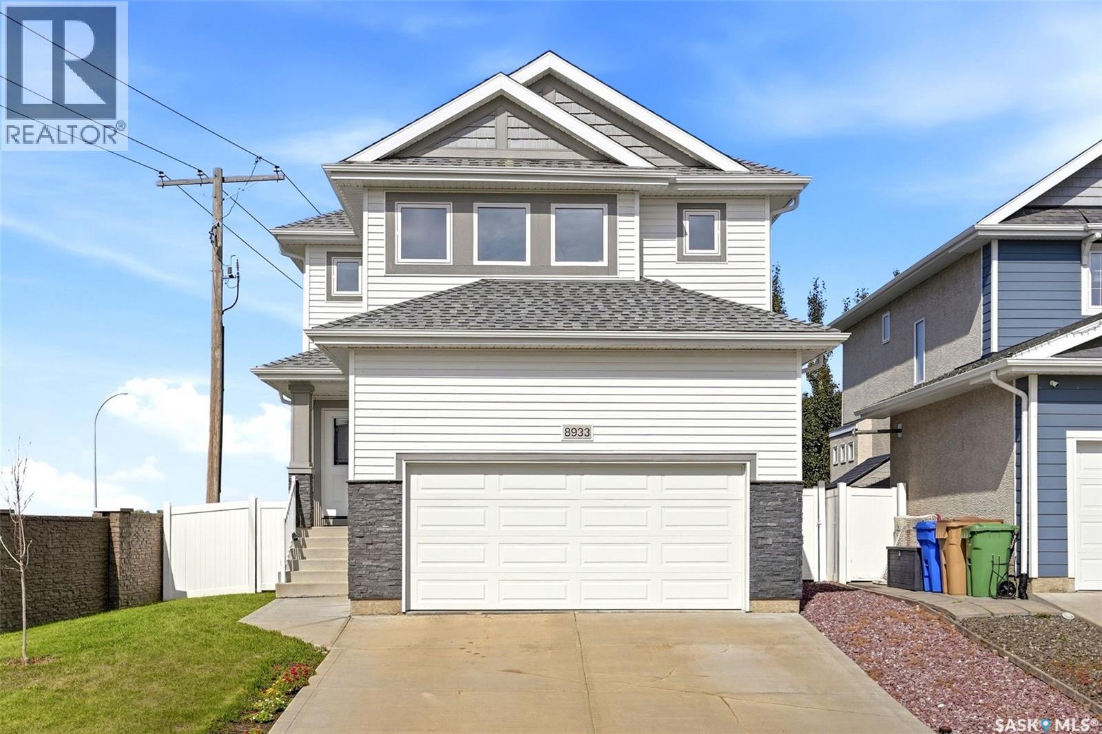 8933 Kestral DRIVE - 1