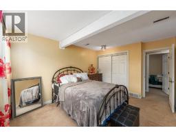 125 Oaktree Lane Sw, Calgary, AB T2V4E3 Photo 11