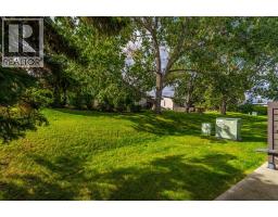 125 Oaktree Lane Sw, Calgary, AB T2V4E3 Photo 16