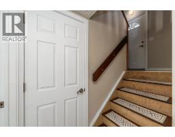 125 Oaktree Lane Sw, Calgary, AB T2V4E3 Photo 9