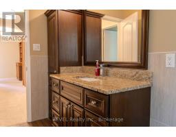 7285 Rolling Acres Crescent, Niagara Falls, ON L2J1E5 Photo 32