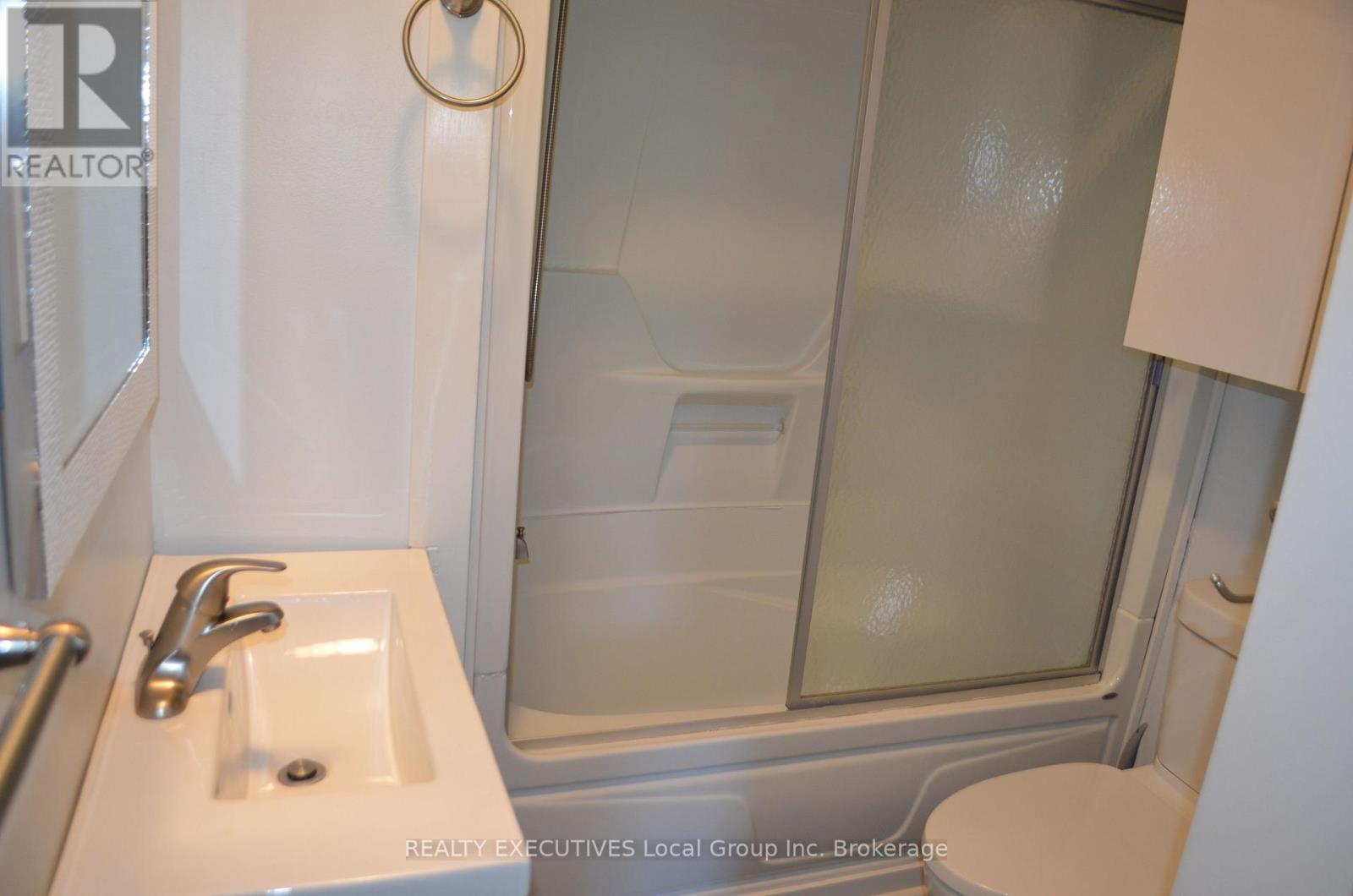 93 BAY STREET - Image 32