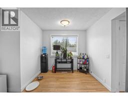 Bedroom - 2320 Woodview Drive Sw, Calgary, AB T2W4X6 Photo 13