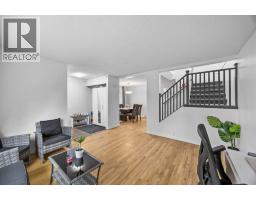 Bedroom - 2320 Woodview Drive Sw, Calgary, AB T2W4X6 Photo 9