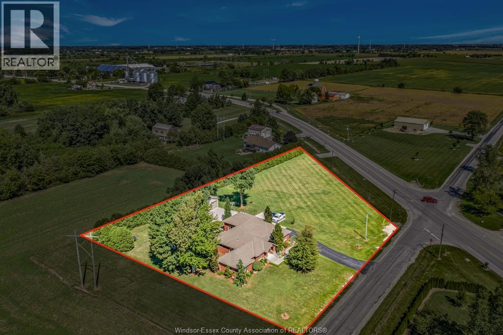 374 INMAN Sideroad - 2
