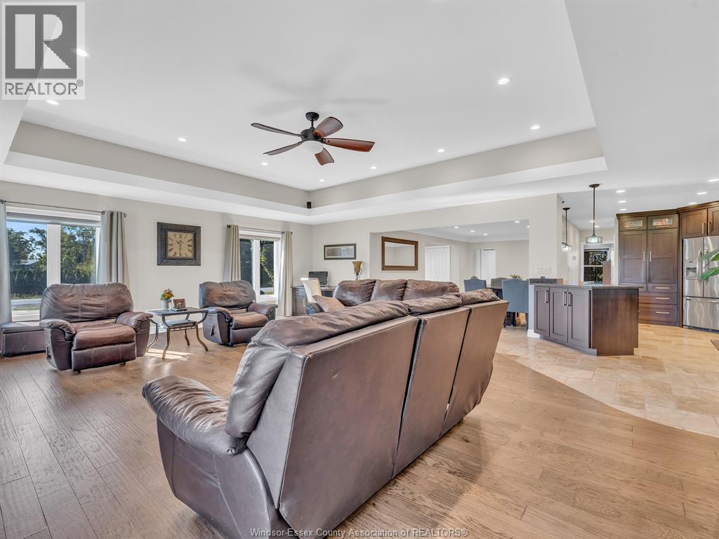 374 INMAN Sideroad - 13