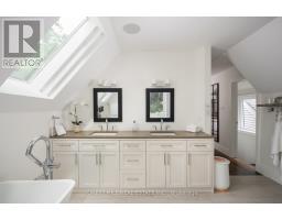 1 Balmy Avenue, Toronto, ON M4E1C7 Photo 32