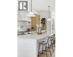 2025 27 Avenue SW - photo 8
