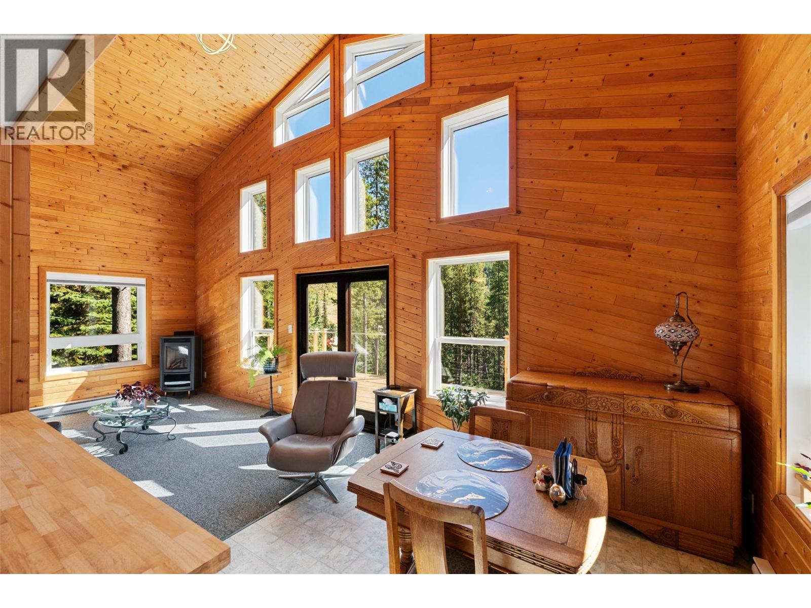 160 Cougar Road - 17