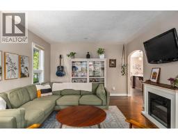 Bedroom - 1703 31 Street Sw, Calgary, AB T3C1N2 Photo 7