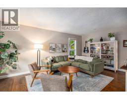 Bedroom - 1703 31 Street Sw, Calgary, AB T3C1N2 Photo 6