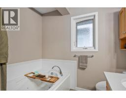 1703 31 Street Sw, Calgary, AB T3C1N2 Photo 27