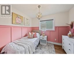 Bedroom 5 - 76 Edenbridge Drive, Essa, ON L3W0K8 Photo 14
