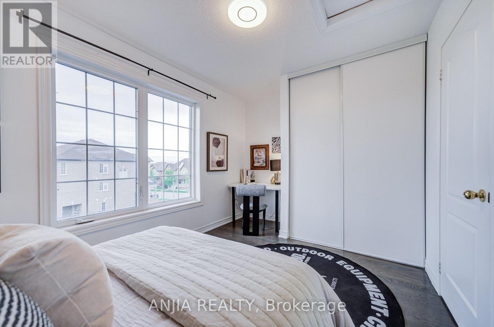 375 WHITE'S HILL AVENUE - 33