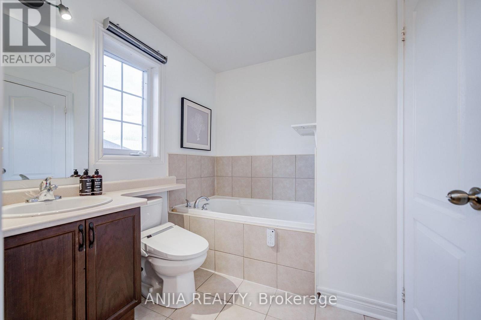375 WHITE'S HILL AVENUE - Image 39
